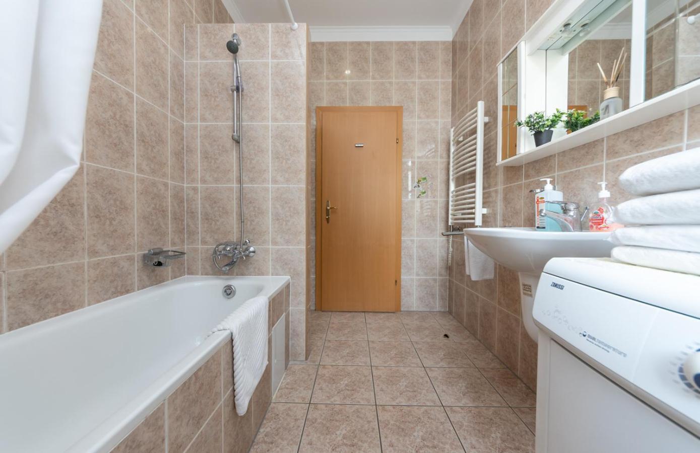 Mini-Hotel Guest Residence Киев Экстерьер фото